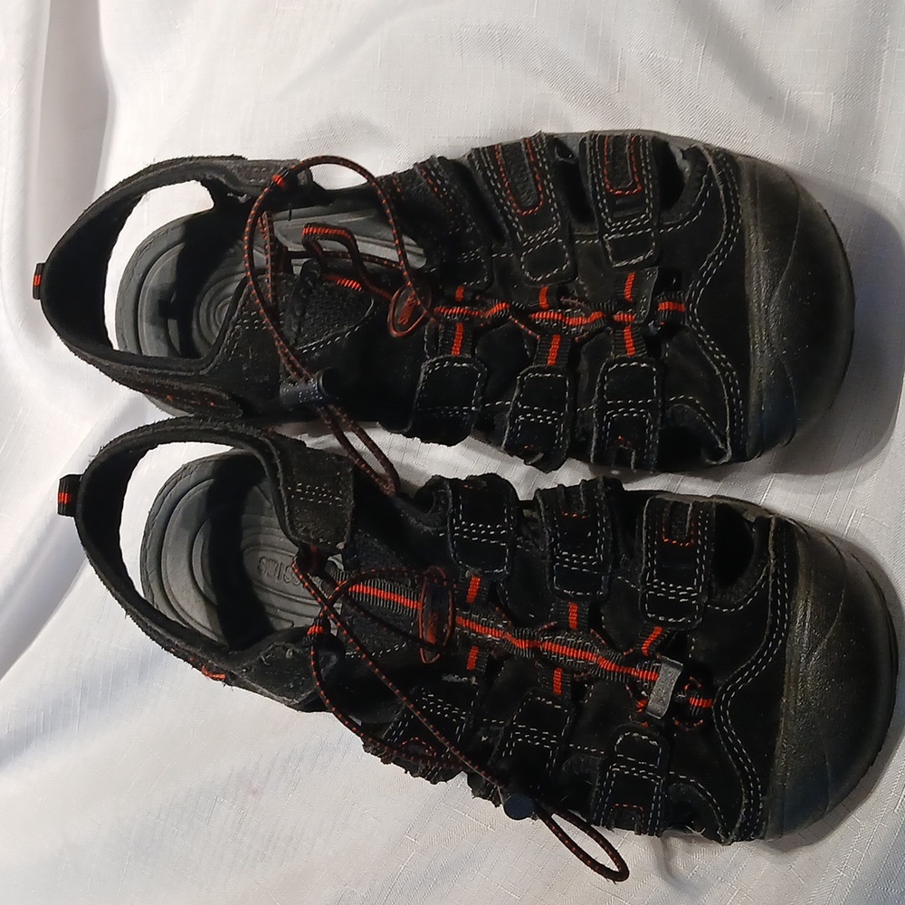 Swiss Tech Oberland Bump Toe Hiking Sandals